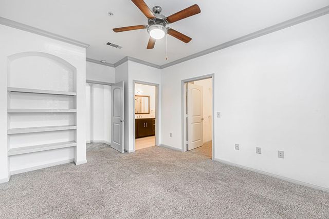 8877 Lakes At 610 Drive 251, Houston, TX 77054