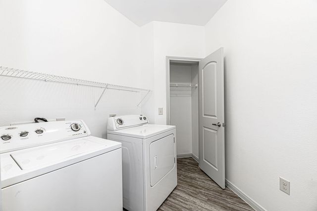 8877 Lakes At 610 Drive 251, Houston, TX 77054