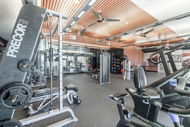 8877 Lakes At 610 Drive 251, Houston, TX 77054