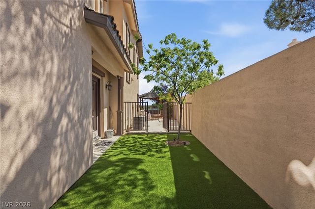 2074 Cherry Creek Circle, Las Vegas, NV 89135