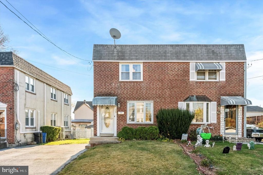 225 SWARTHMORE AVE, Folsom, PA 19033