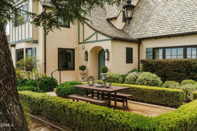 1447 Parkview Avenue, Pasadena, CA 91103