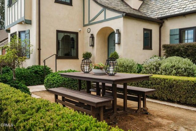 1447 Parkview Avenue, Pasadena, CA 91103