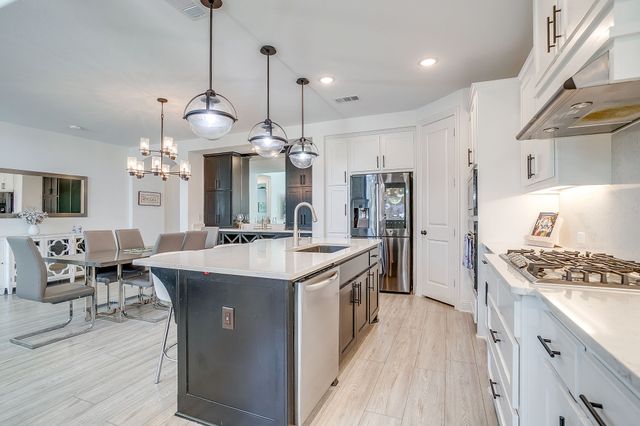 2009 Roundtree Circle E, Fort Worth, TX 76008