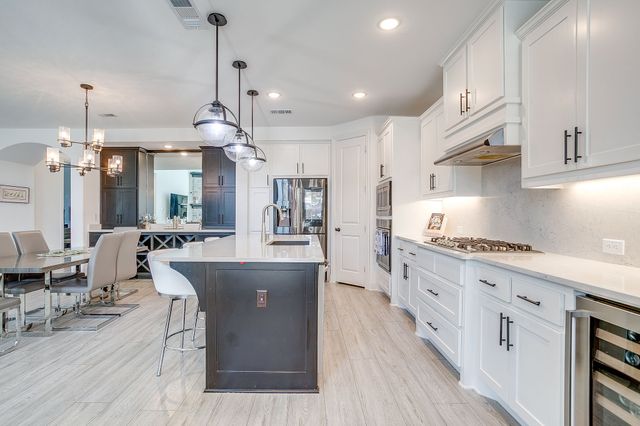 2009 Roundtree Circle E, Fort Worth, TX 76008