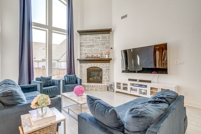 2009 Roundtree Circle E, Fort Worth, TX 76008