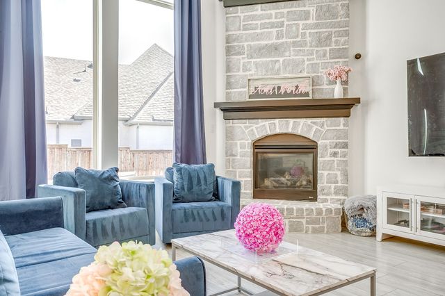 2009 Roundtree Circle E, Fort Worth, TX 76008