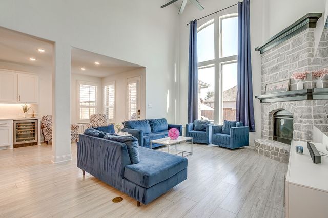 2009 Roundtree Circle E, Fort Worth, TX 76008