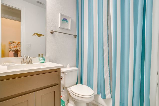 2009 Roundtree Circle E, Fort Worth, TX 76008