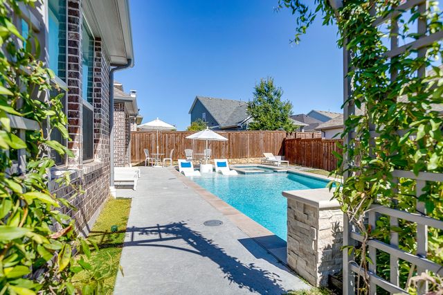 2009 Roundtree Circle E, Fort Worth, TX 76008