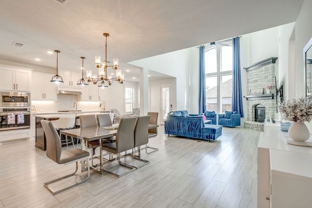 2009 Roundtree Circle E, Fort Worth, TX 76008