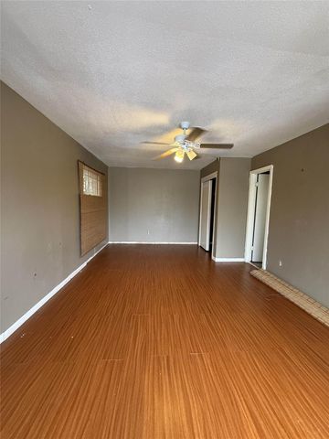 7047 Bissonnet Street 70, Houston, TX 77074