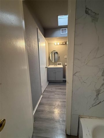 7047 Bissonnet Street 70, Houston, TX 77074