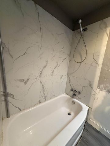 7047 Bissonnet Street 70, Houston, TX 77074