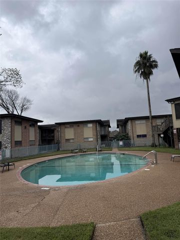 7047 Bissonnet Street 70, Houston, TX 77074