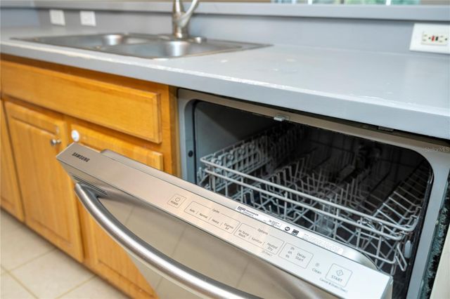 12102 POPPY FIELD LANE 107, Orlando, FL 32837