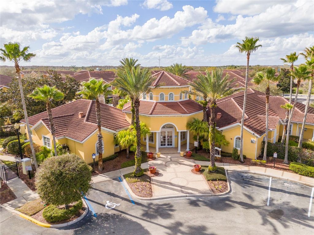 Image 20 of property listing at 12102 POPPY FIELD LANE 107, Orlando, FL 32837