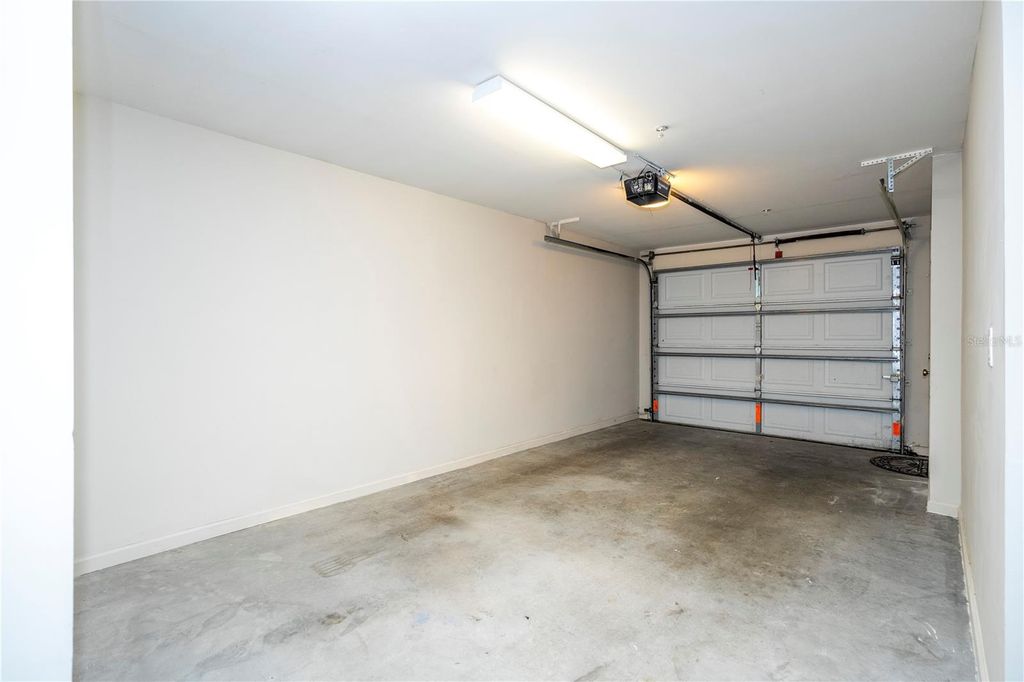 Image 32 of property listing at 12102 POPPY FIELD LANE 107, Orlando, FL 32837