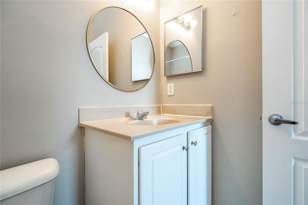 Image 68 of property listing at 12102 POPPY FIELD LANE 107, Orlando, FL 32837