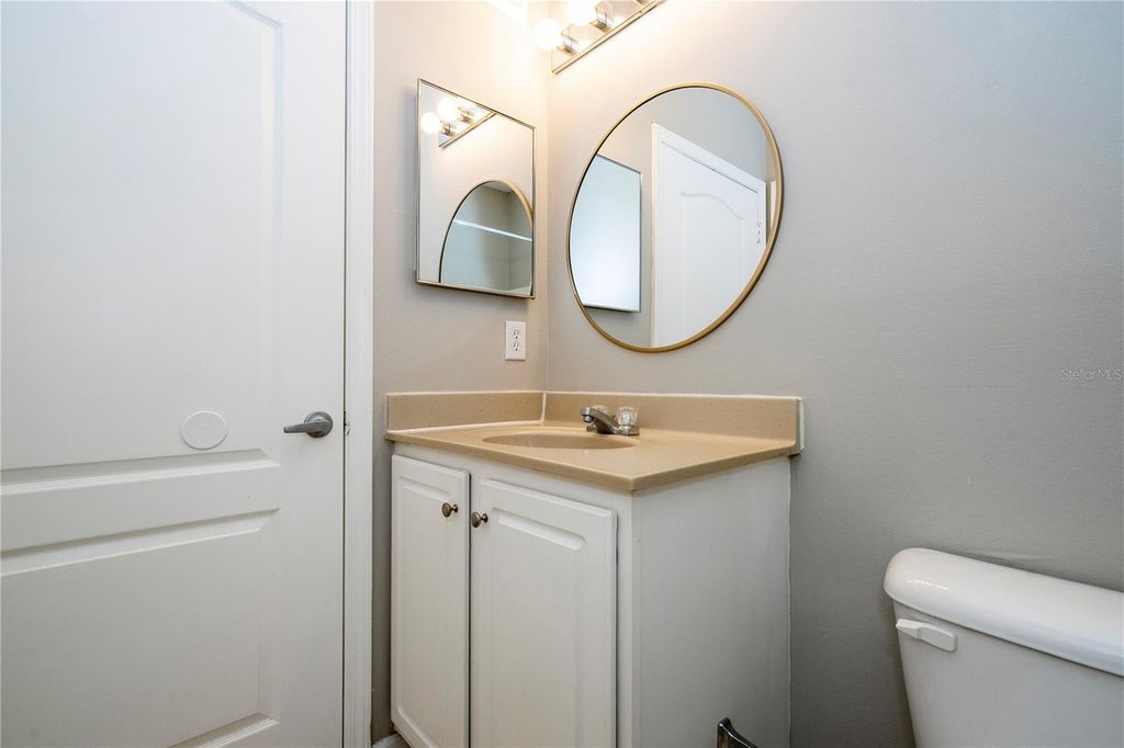 Image 79 of property listing at 12102 POPPY FIELD LANE 107, Orlando, FL 32837