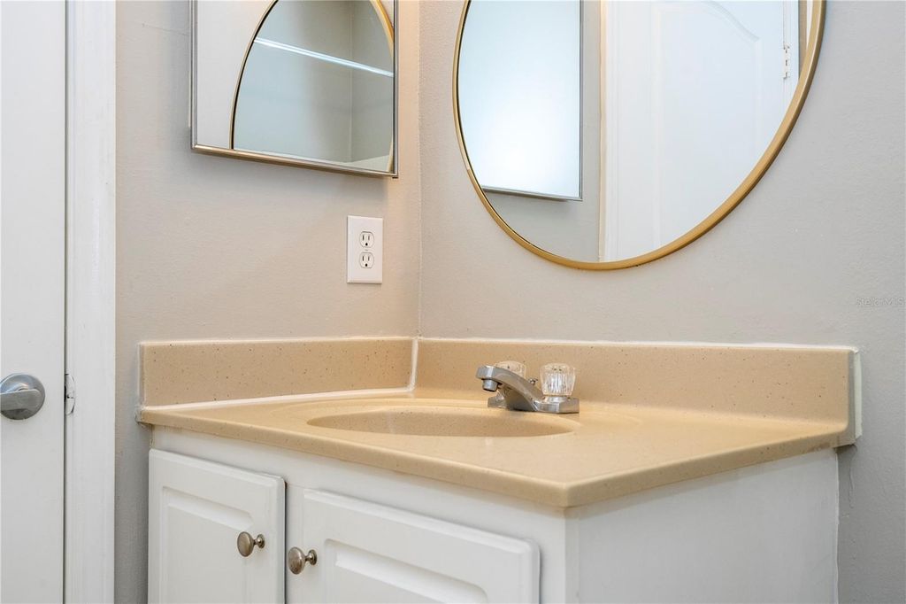 Image 80 of property listing at 12102 POPPY FIELD LANE 107, Orlando, FL 32837