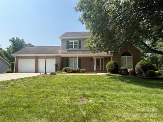 228 31st Avenue Court NE, Hickory, NC 28601