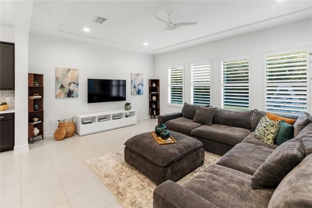 12022 MEDLEY TERRACE, Bradenton, FL 34211