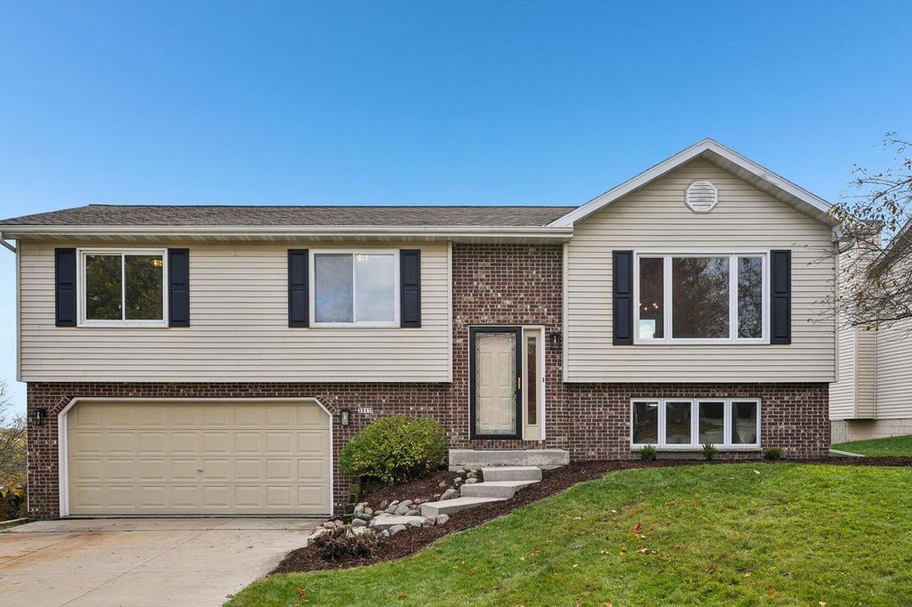 3315 Windsor PLACE, West Bend, WI 53090