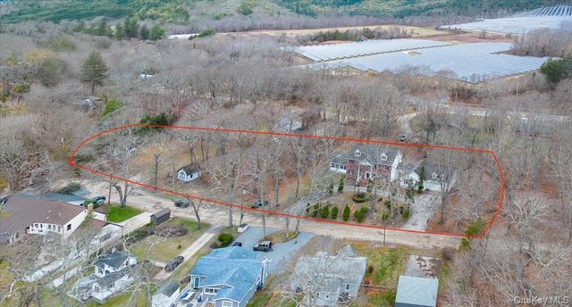 48 Private Road, Calverton, NY 11933