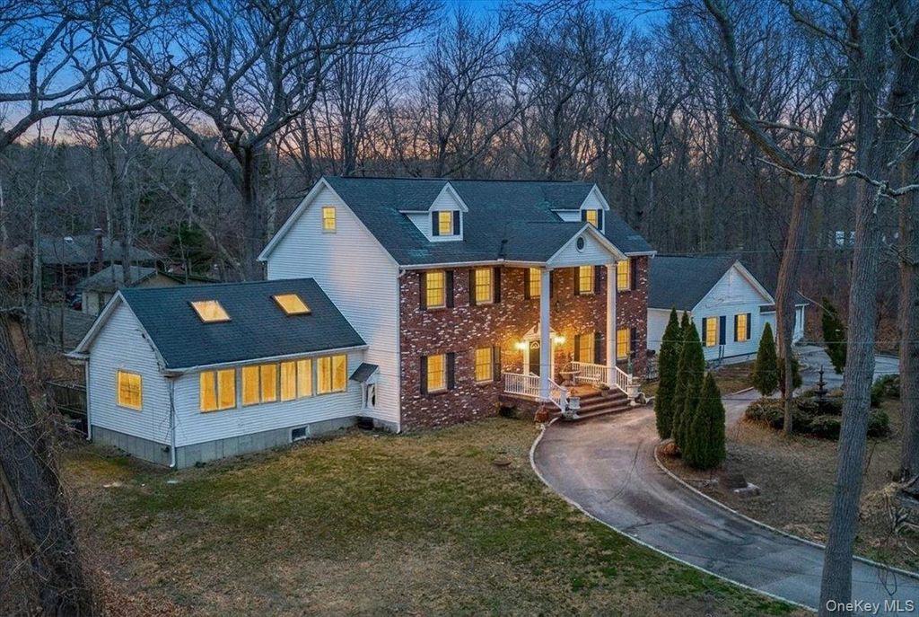 48 Private Road, Calverton, NY 11933