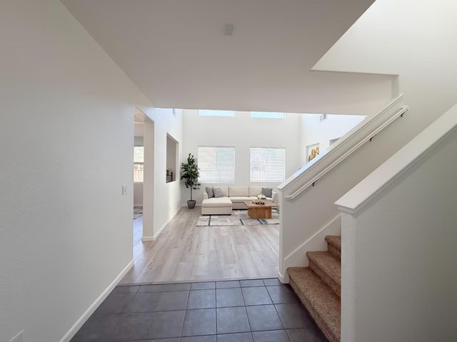 1677 Brookglen Dr, Olivehurst, CA 95961