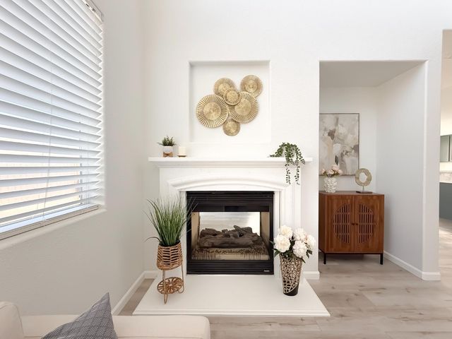 1677 Brookglen Dr, Olivehurst, CA 95961