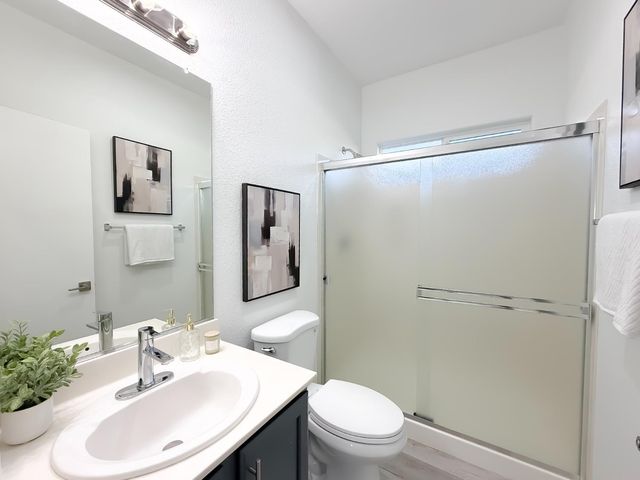 1677 Brookglen Dr, Olivehurst, CA 95961