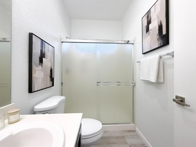 1677 Brookglen Dr, Olivehurst, CA 95961