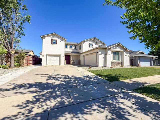 1677 Brookglen Dr, Olivehurst, CA 95961