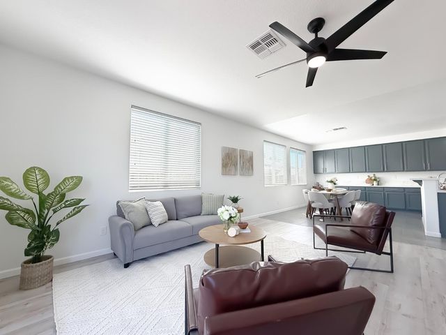 1677 Brookglen Dr, Olivehurst, CA 95961