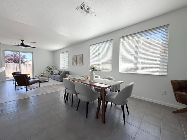 1677 Brookglen Dr, Olivehurst, CA 95961