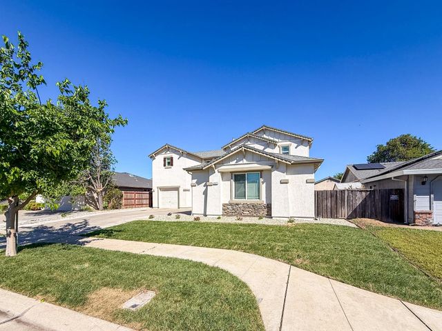 1677 Brookglen Dr, Olivehurst, CA 95961