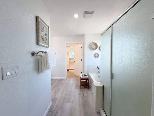 1677 Brookglen Dr, Olivehurst, CA 95961