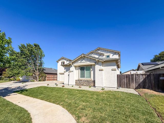 1677 Brookglen Dr, Olivehurst, CA 95961