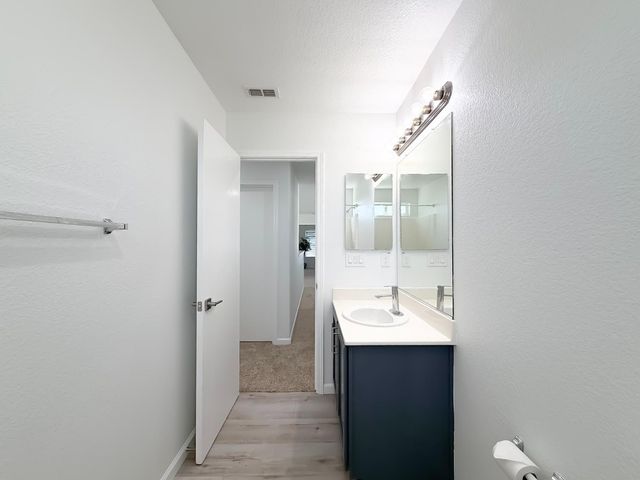 1677 Brookglen Dr, Olivehurst, CA 95961