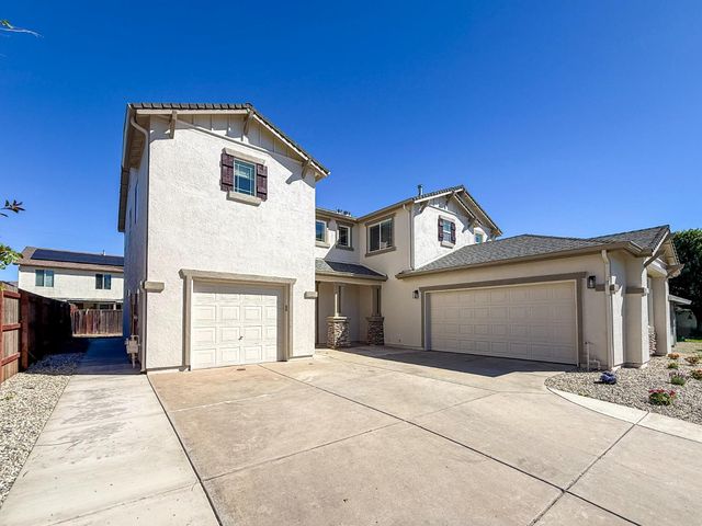1677 Brookglen Dr, Olivehurst, CA 95961
