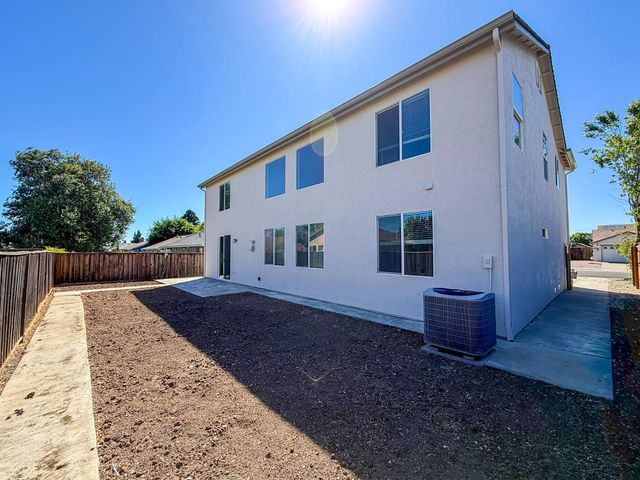 1677 Brookglen Dr, Olivehurst, CA 95961