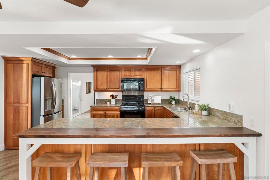 Image 14 of property listing at 1918 Odell Cir, Vista, CA 92084