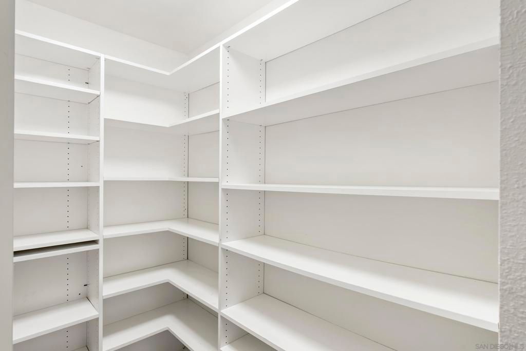 Image 23 of property listing at 1918 Odell Cir, Vista, CA 92084