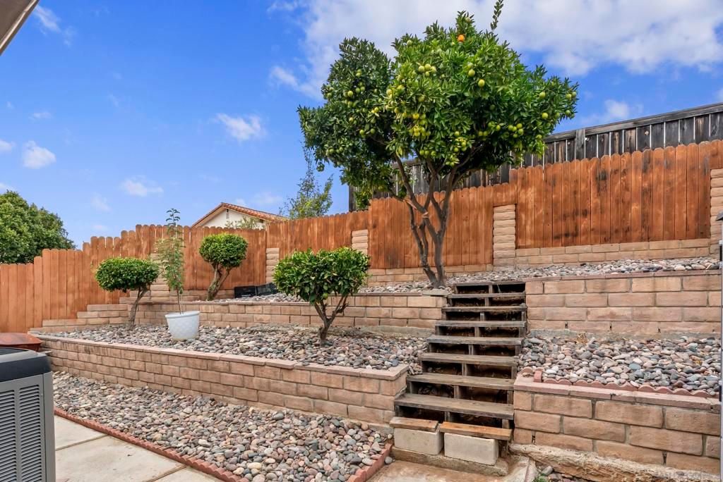 Image 43 of property listing at 1918 Odell Cir, Vista, CA 92084