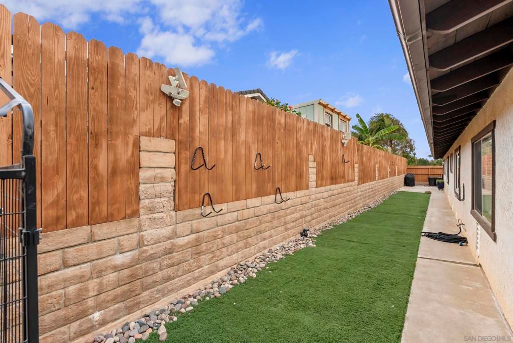 Image 46 of property listing at 1918 Odell Cir, Vista, CA 92084