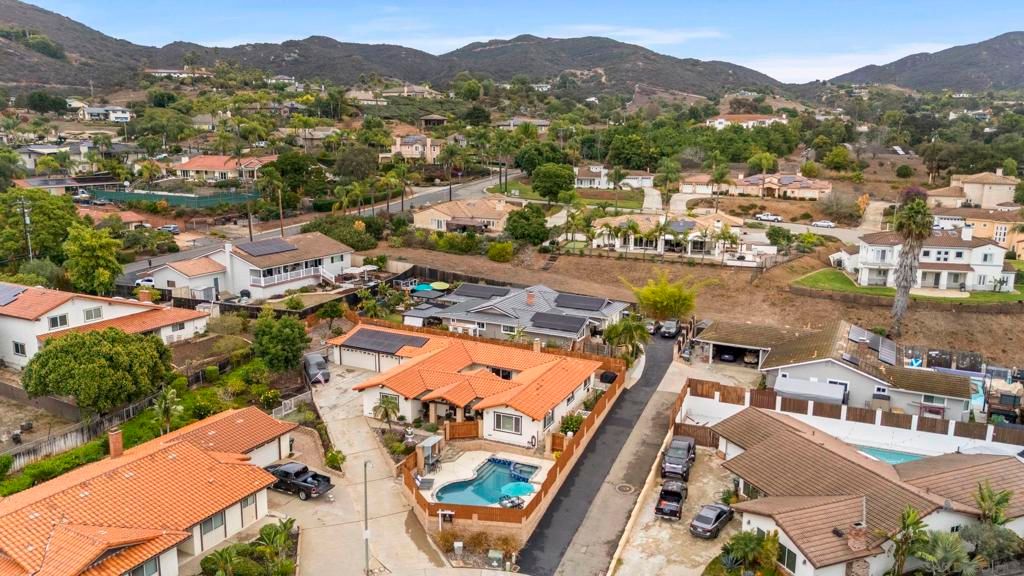 Image 50 of property listing at 1918 Odell Cir, Vista, CA 92084