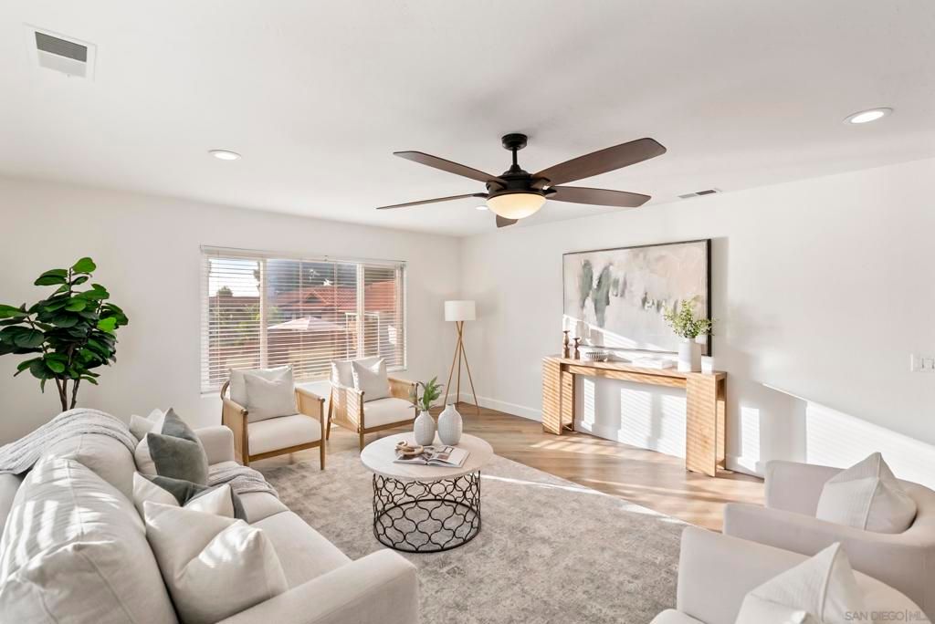 Image 6 of property listing at 1918 Odell Cir, Vista, CA 92084