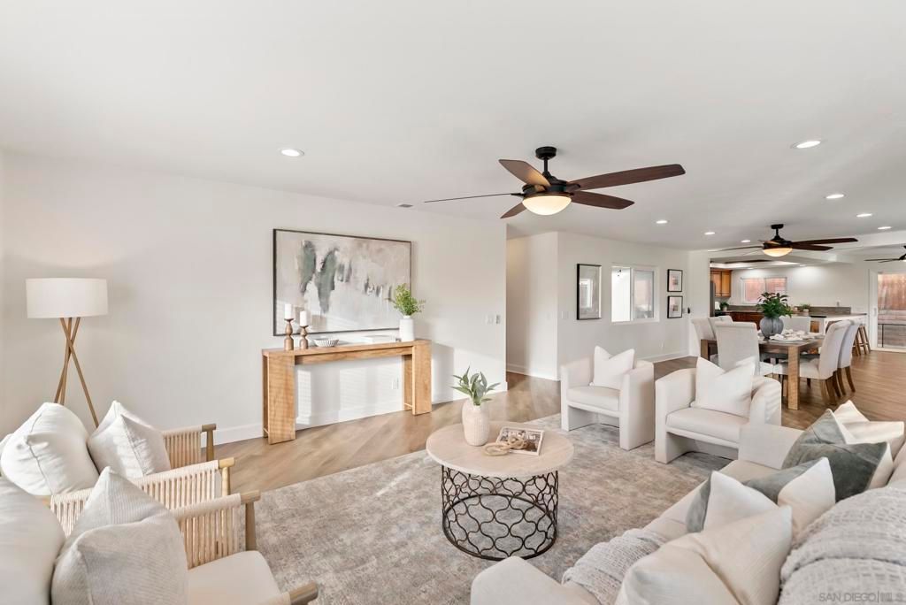 Image 7 of property listing at 1918 Odell Cir, Vista, CA 92084